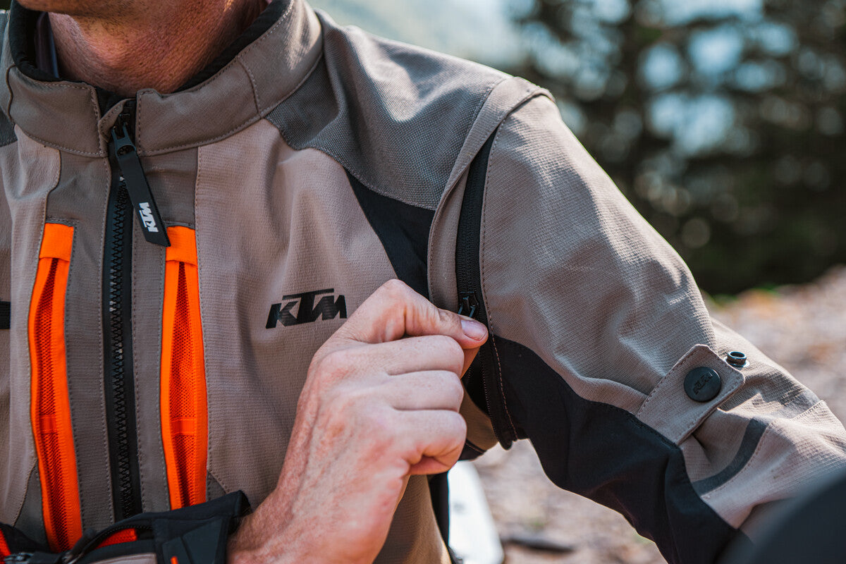 Accesorios para moto indispensables para arrancar el año