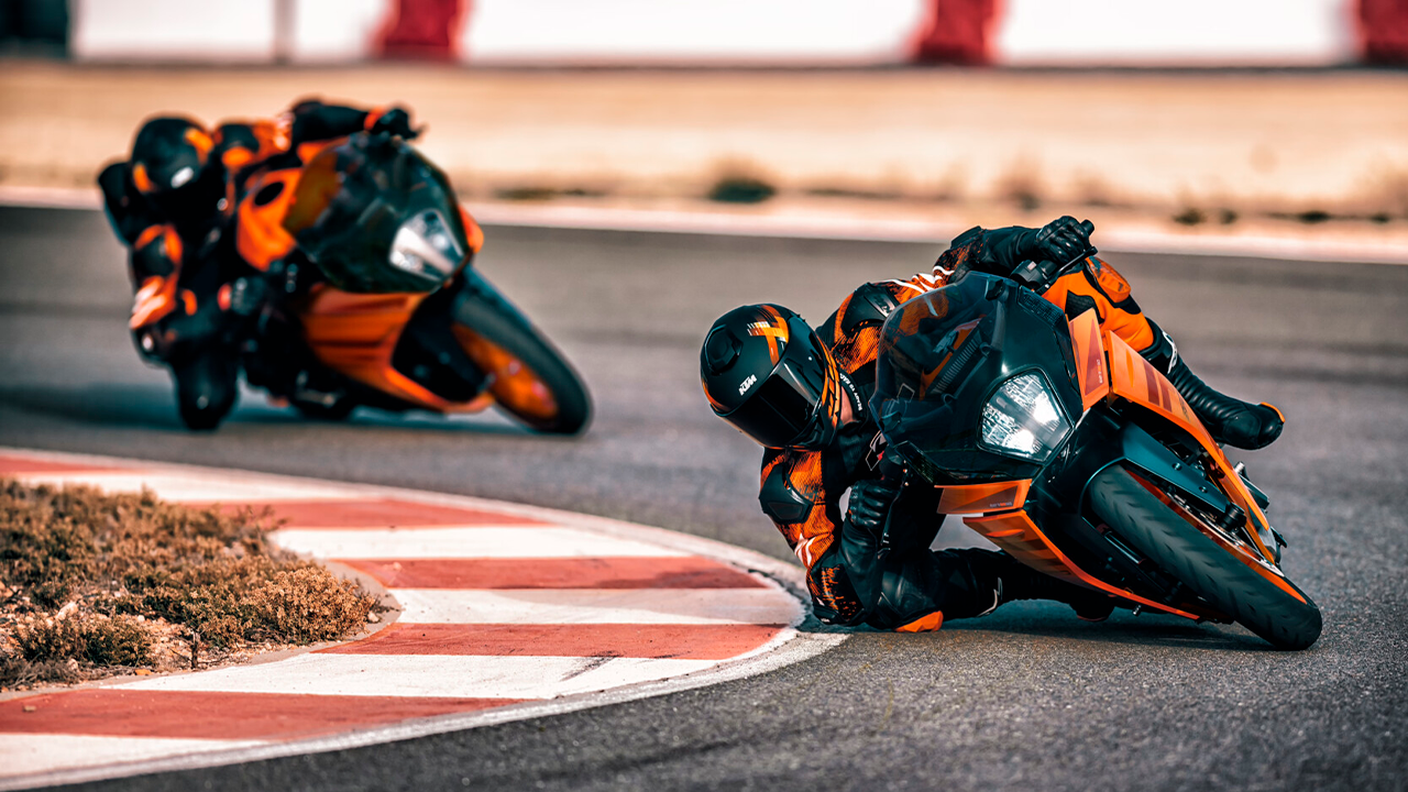 La importancia competitiva de la distribución de peso en una moto