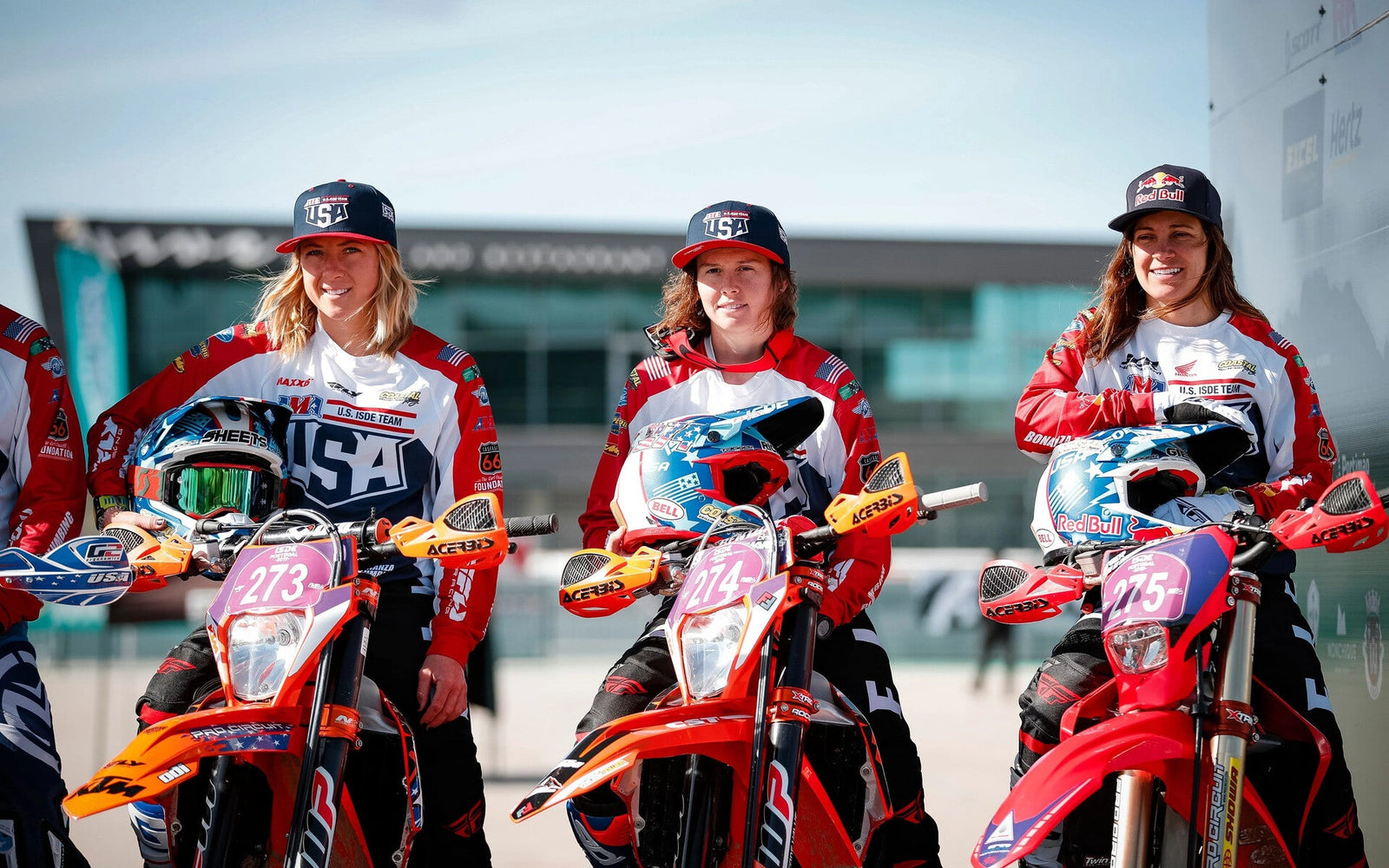 ¿Cascos de moto para mujer? Guía de seguridad, diseño y cómo elegir la talla perfecta