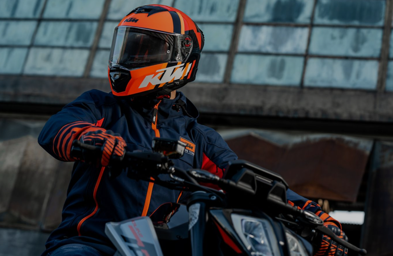 ¿Qué certificación debe tener tu casco de moto? Diferencias entre DOT y ECE 22.06